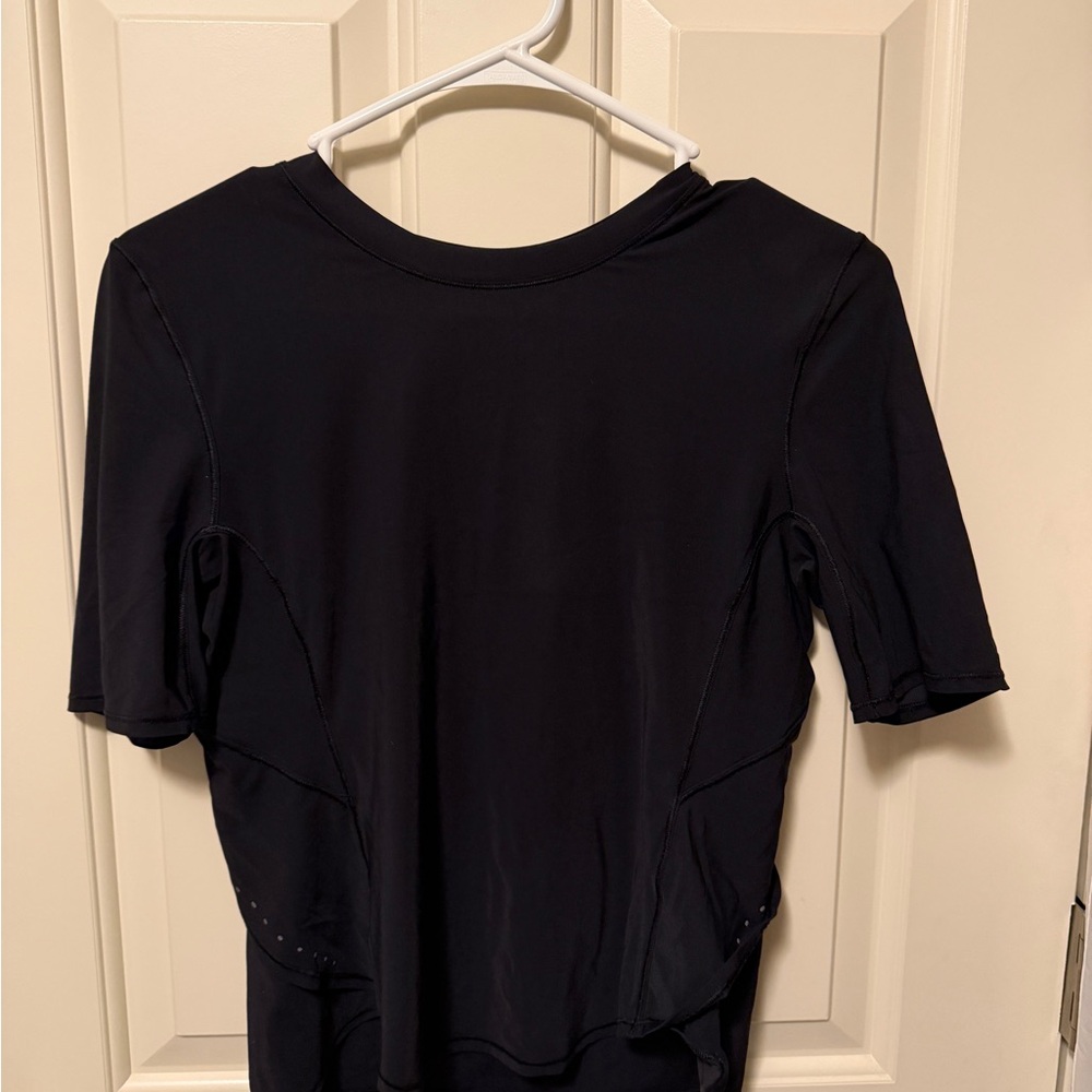 lululemon athletica Black Short Sleeve Tee
